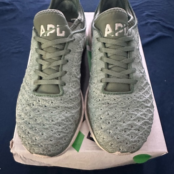 APL Techloom Size 7.5 - Picture 1 of 4